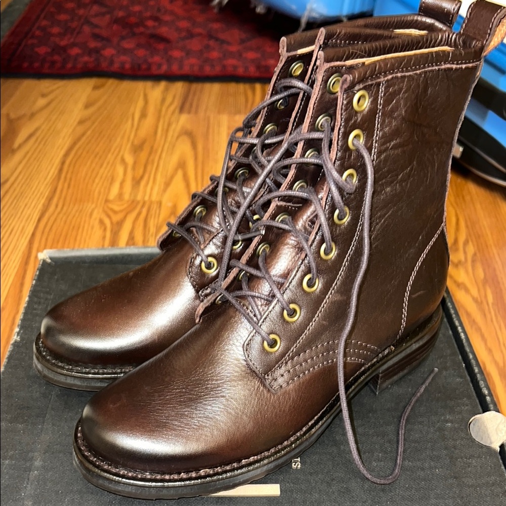 NWT Frye Veronica combat women’s boots.
